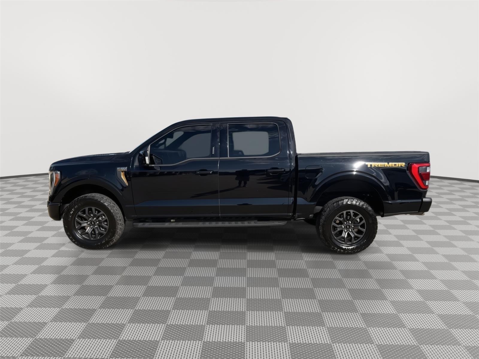 Vehicle photo 3