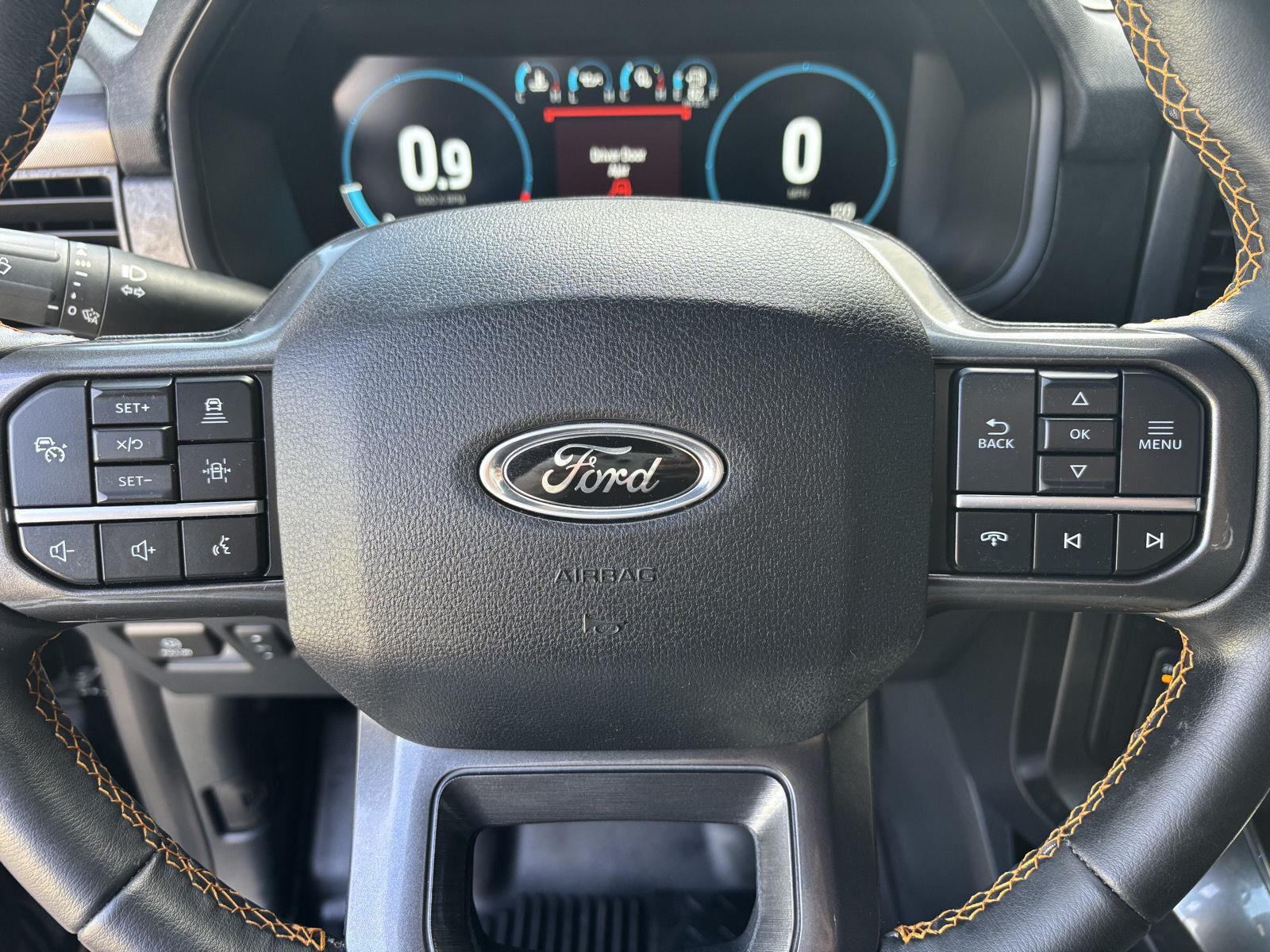 Vehicle photo 15