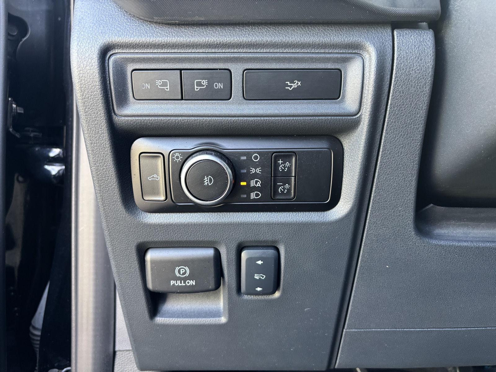 Vehicle photo 20