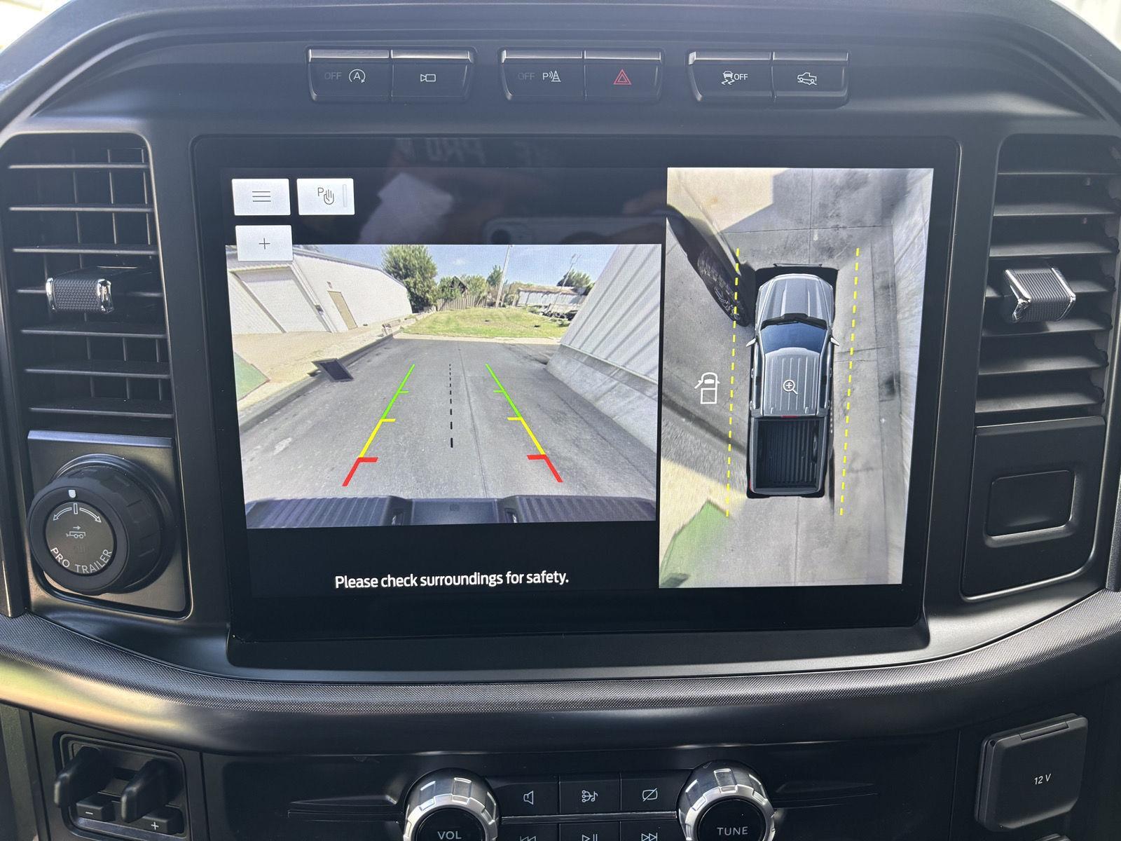 Vehicle photo 26