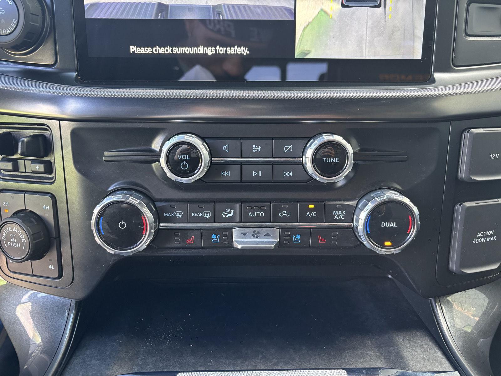 Vehicle photo 27