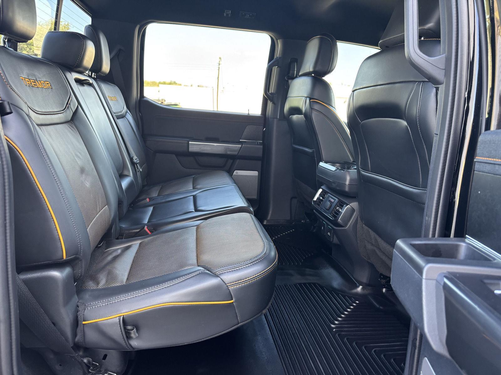Vehicle photo 31