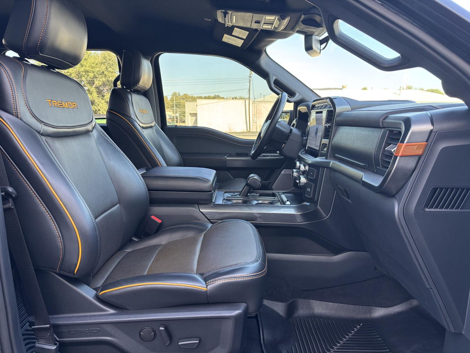 Vehicle photo 34