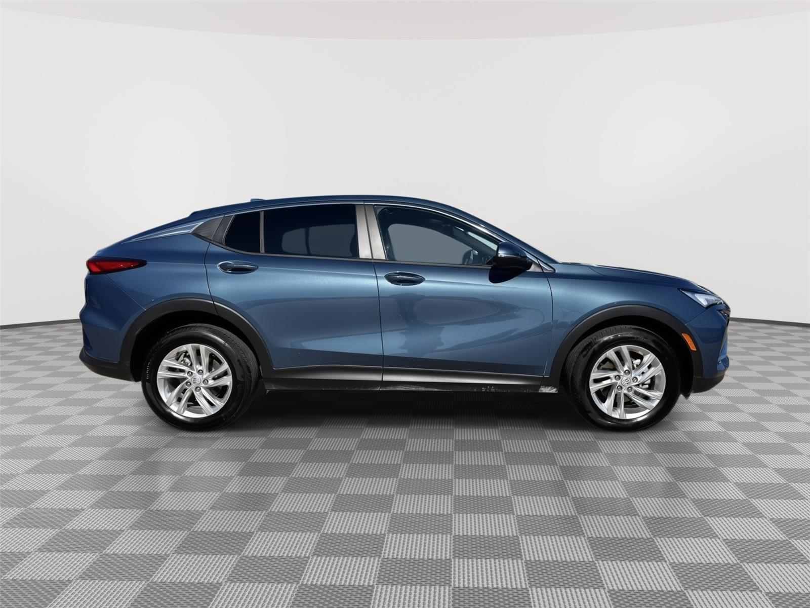 Vehicle photo 8