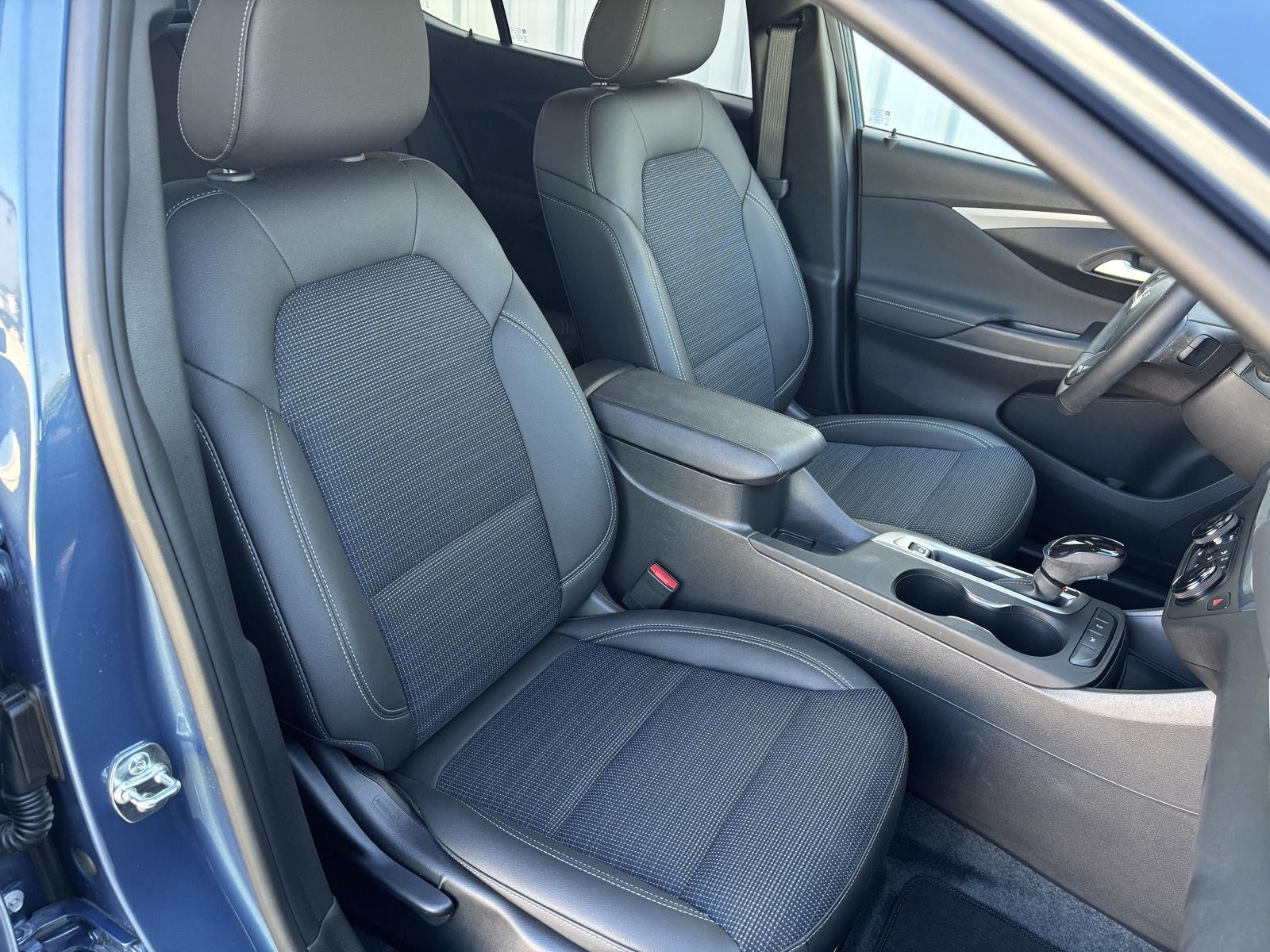 Vehicle photo 31