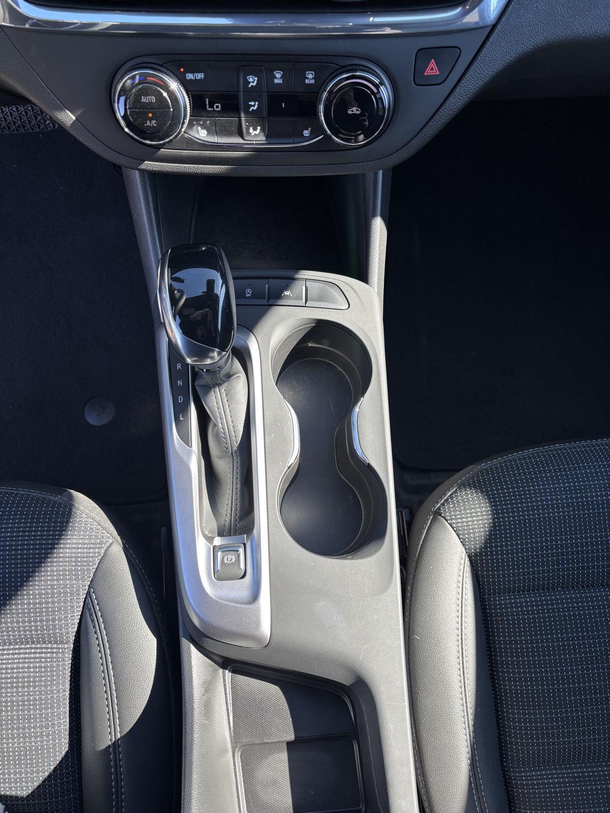 Vehicle photo 34