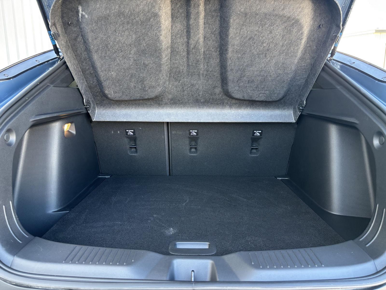 Vehicle photo 38