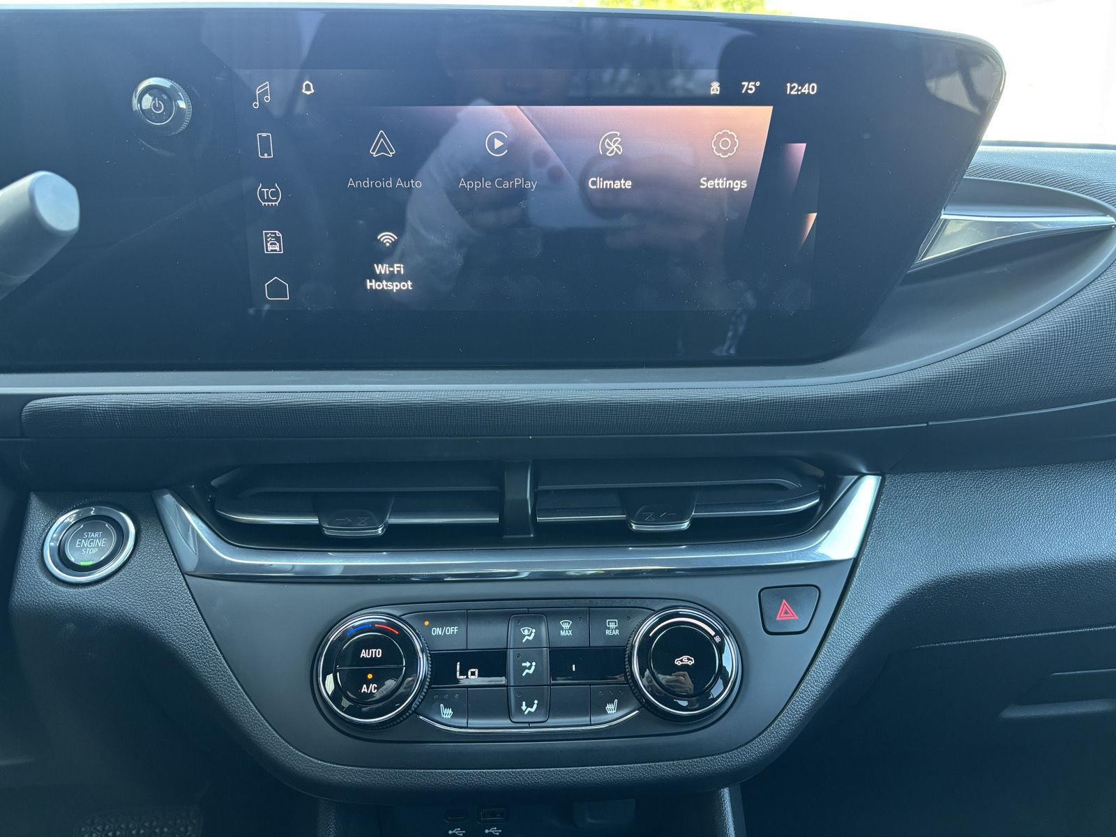 Vehicle photo 24