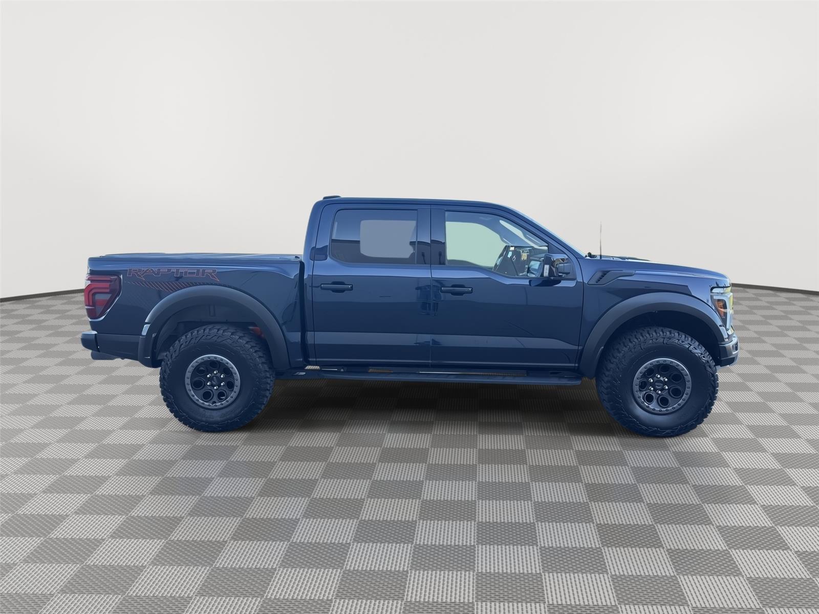 Vehicle photo 7