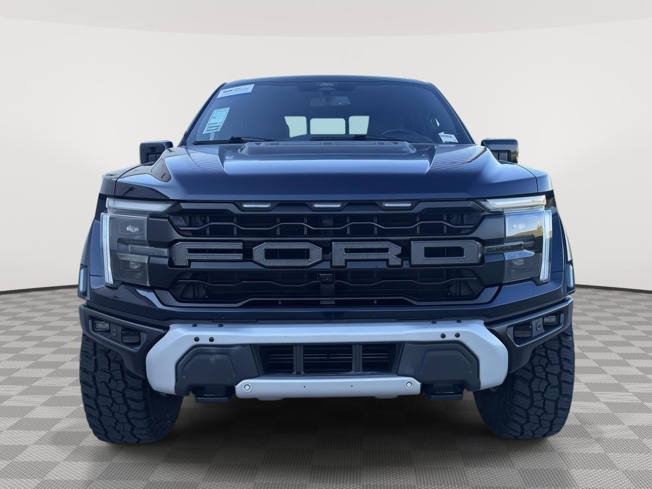 Vehicle photo 5