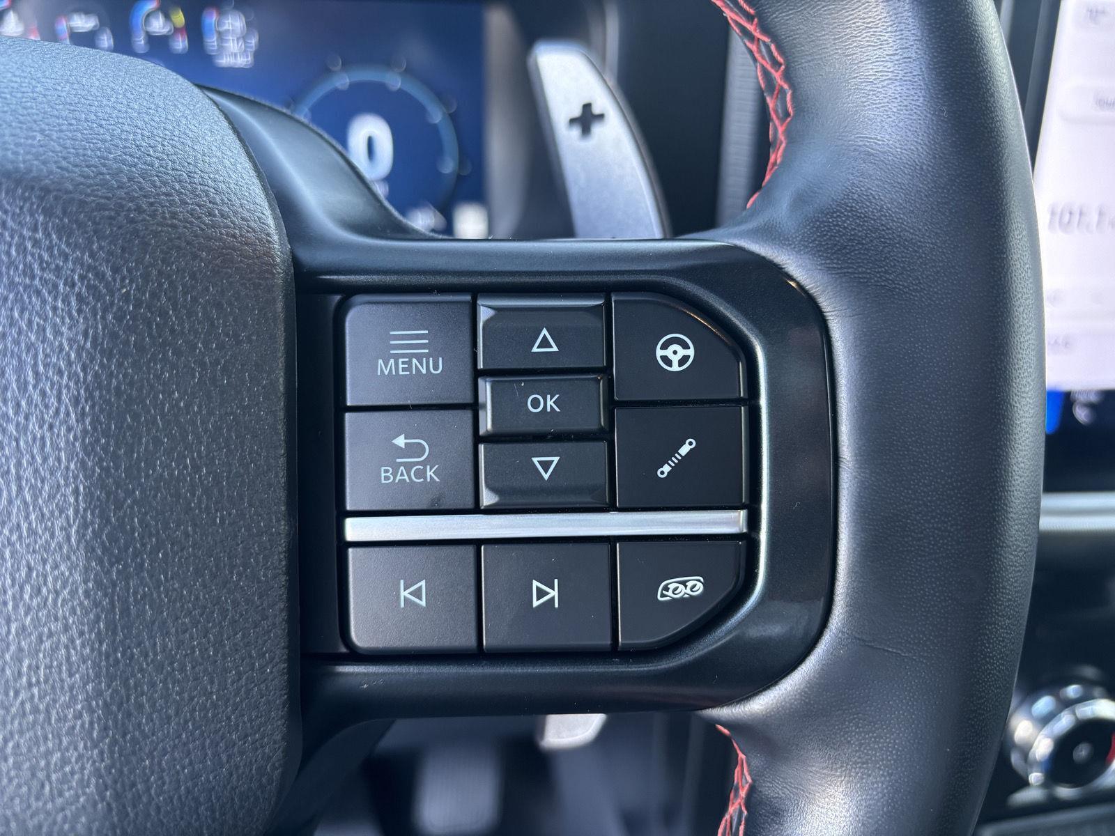 Vehicle photo 16