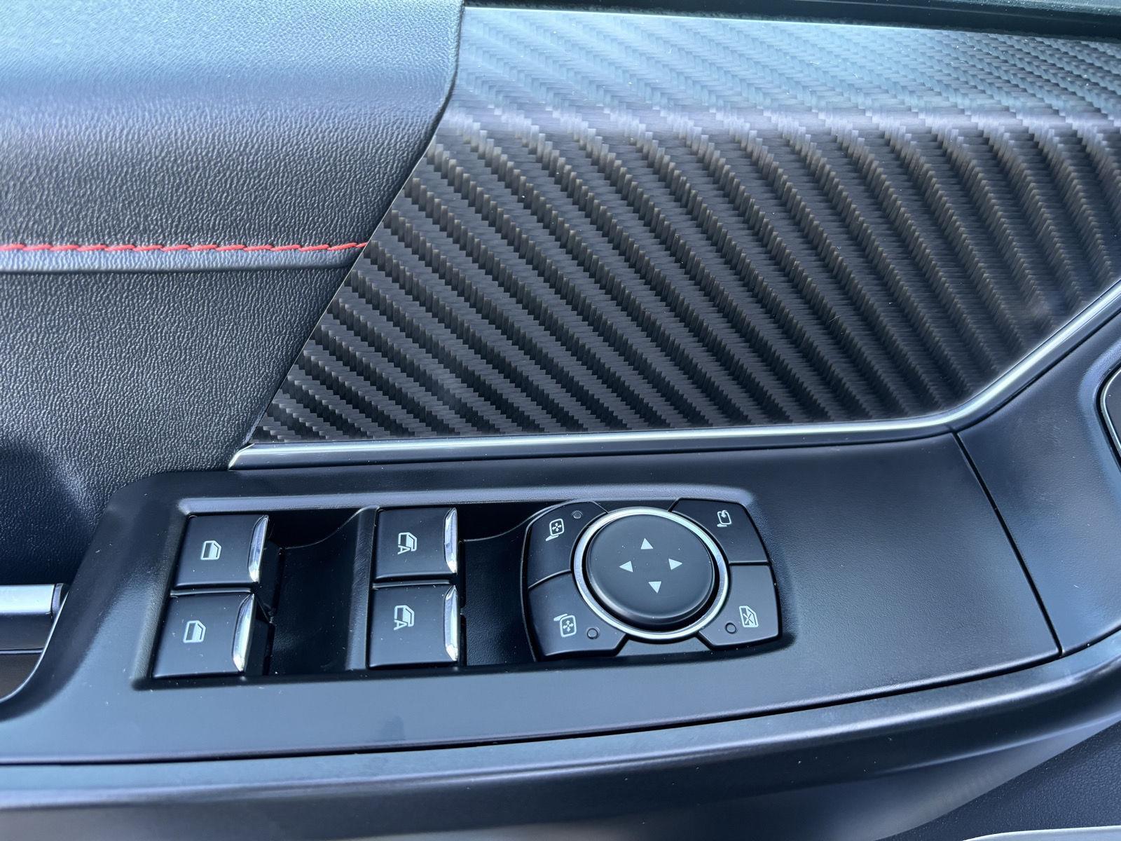 Vehicle photo 19