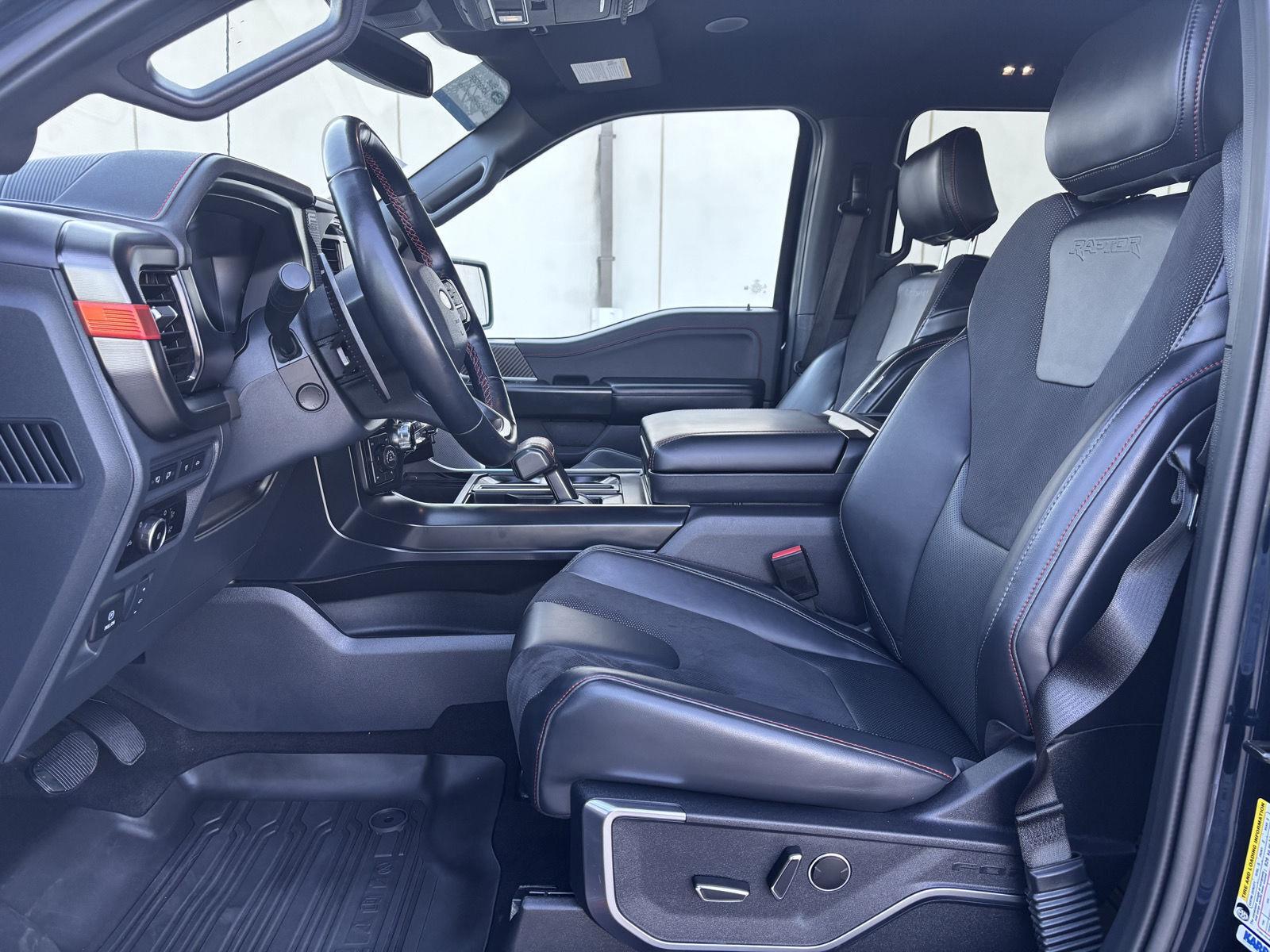 Vehicle photo 20