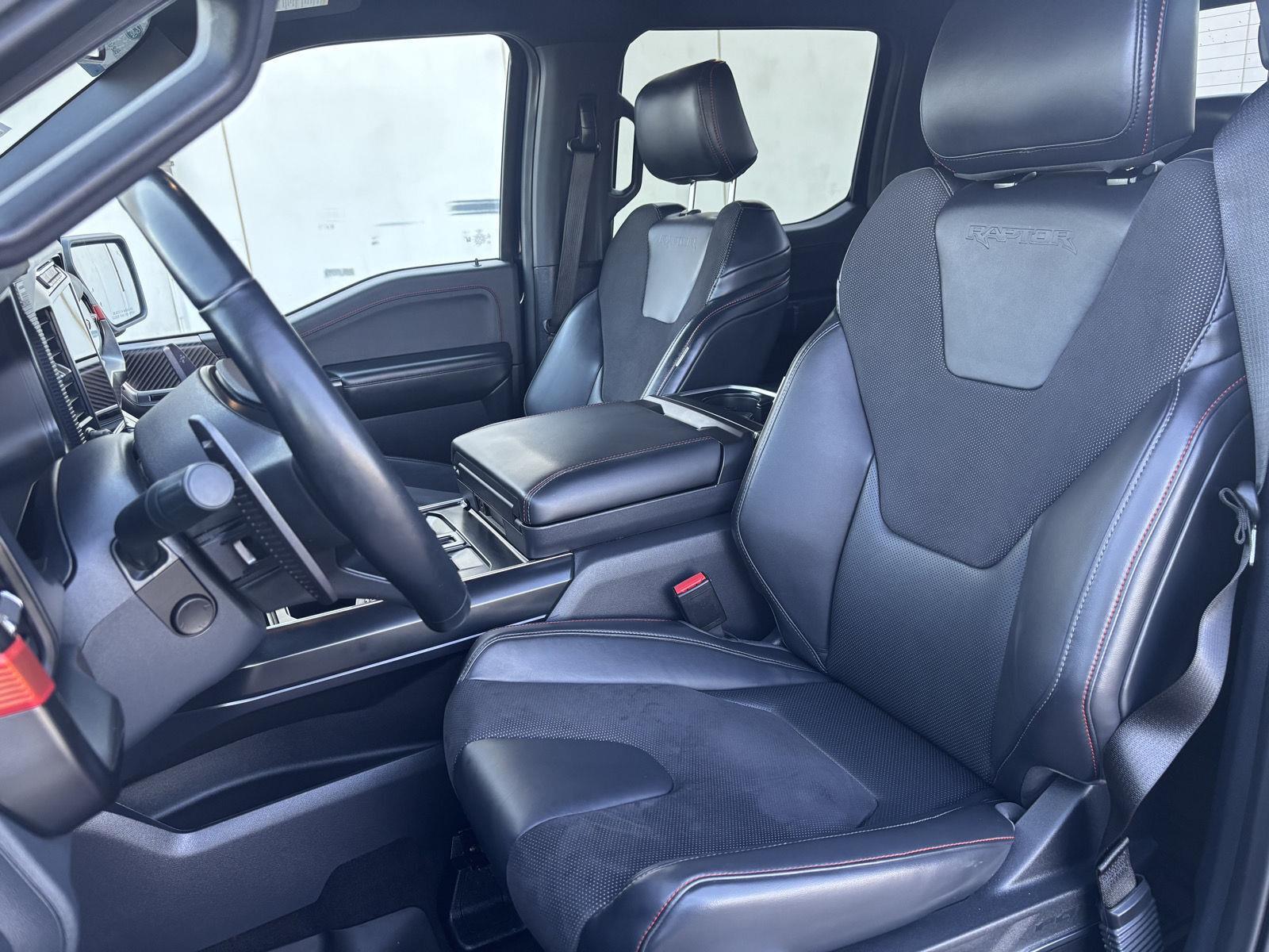 Vehicle photo 21
