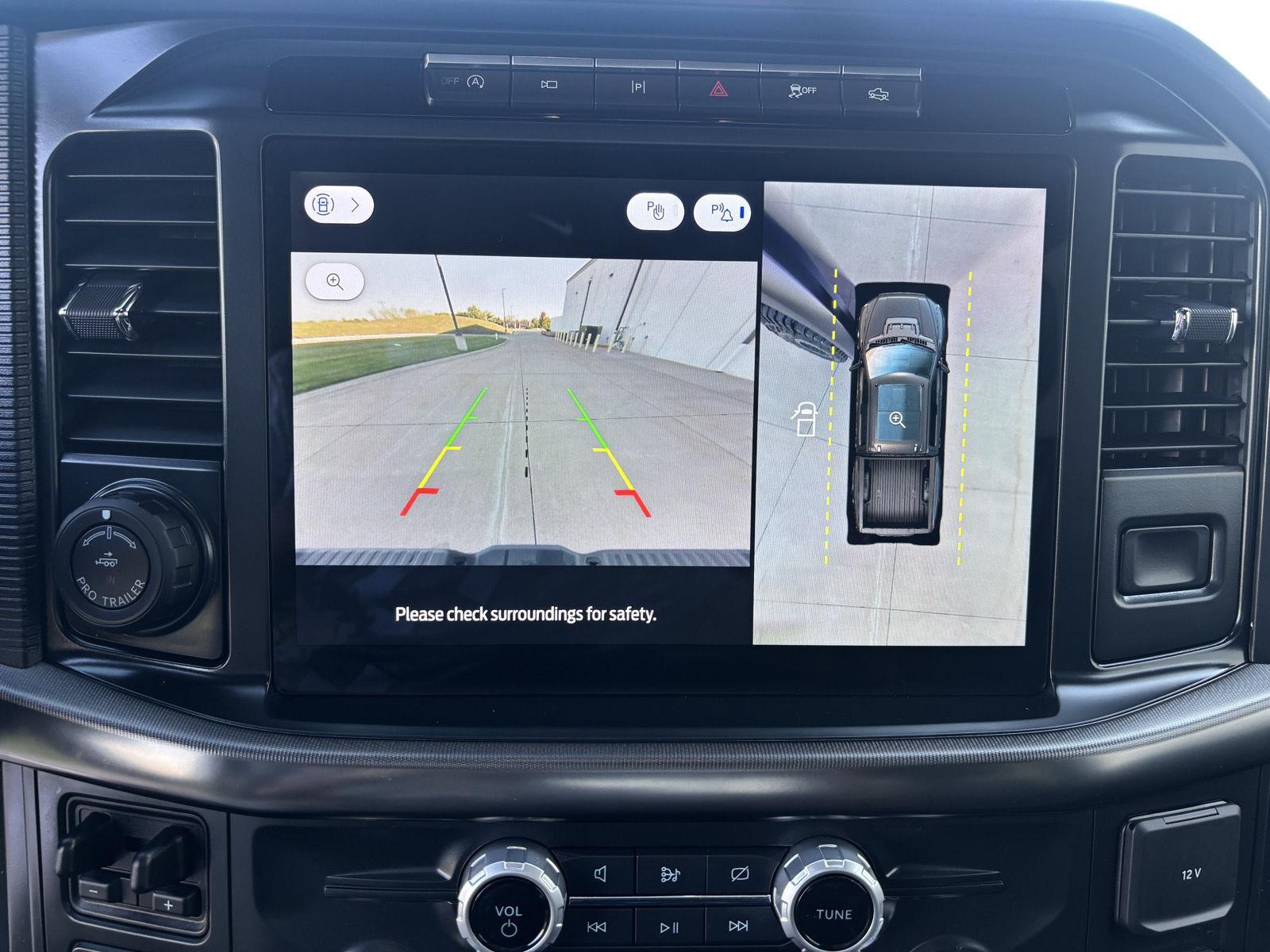 Vehicle photo 26