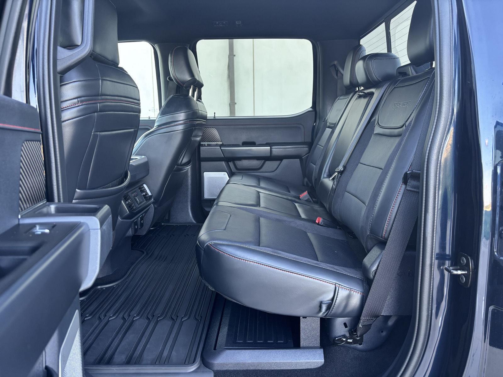 Vehicle photo 35