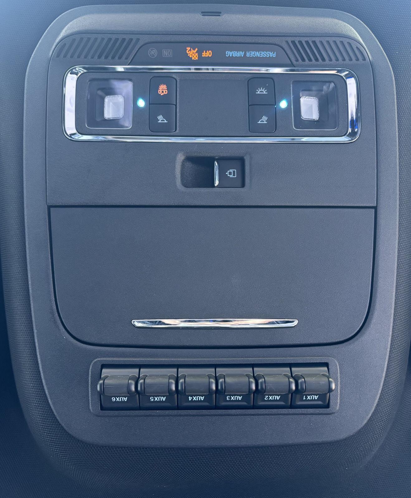 Vehicle photo 36
