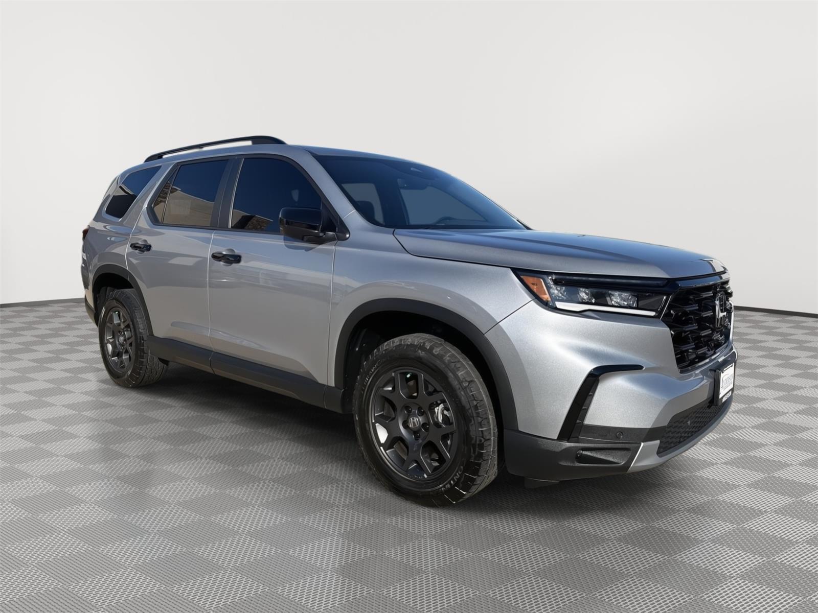 Vehicle photo 6