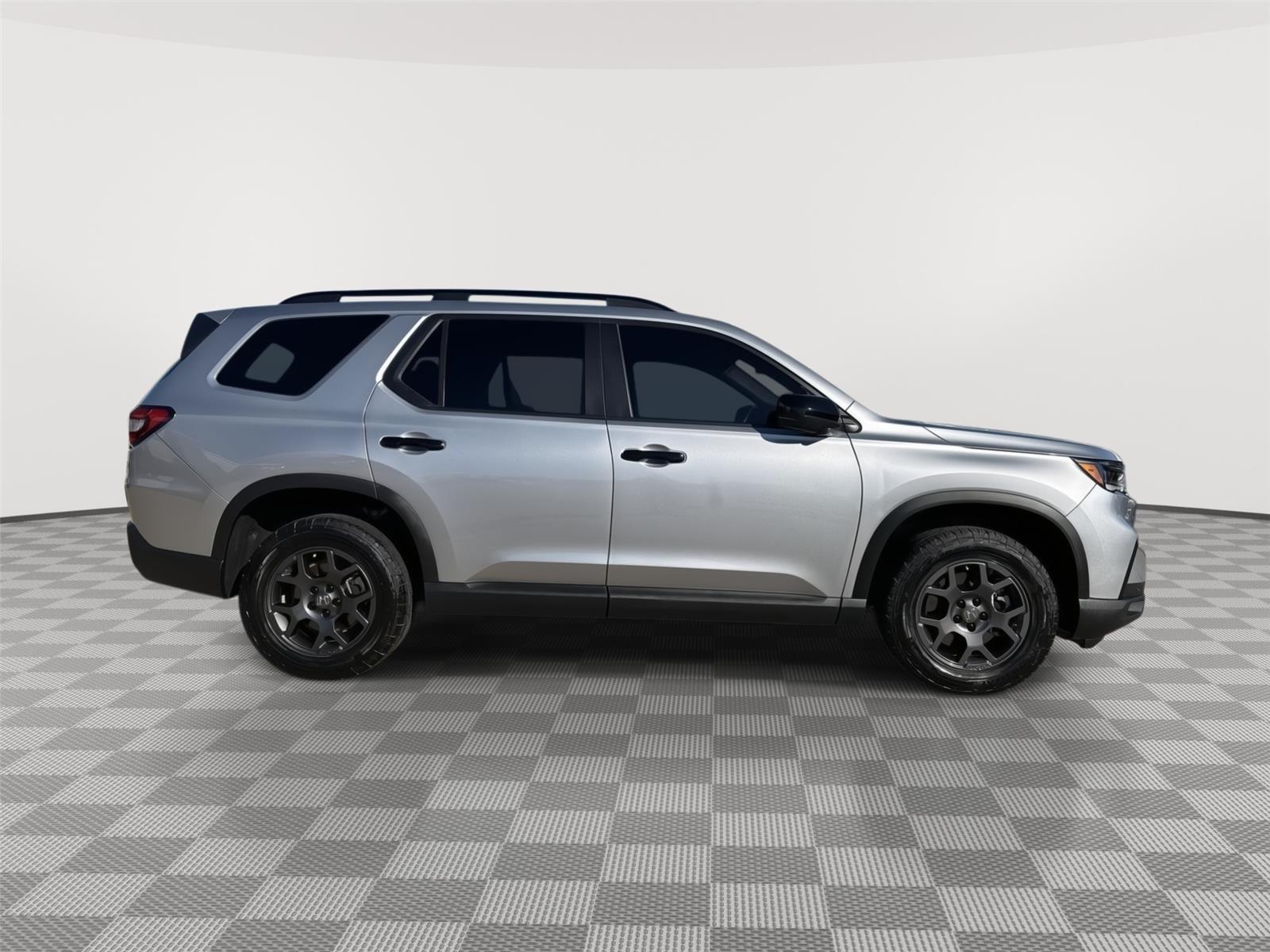Vehicle photo 7