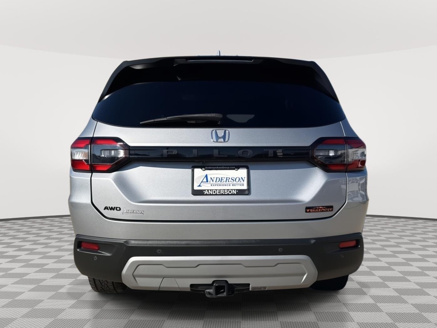 Vehicle photo 9