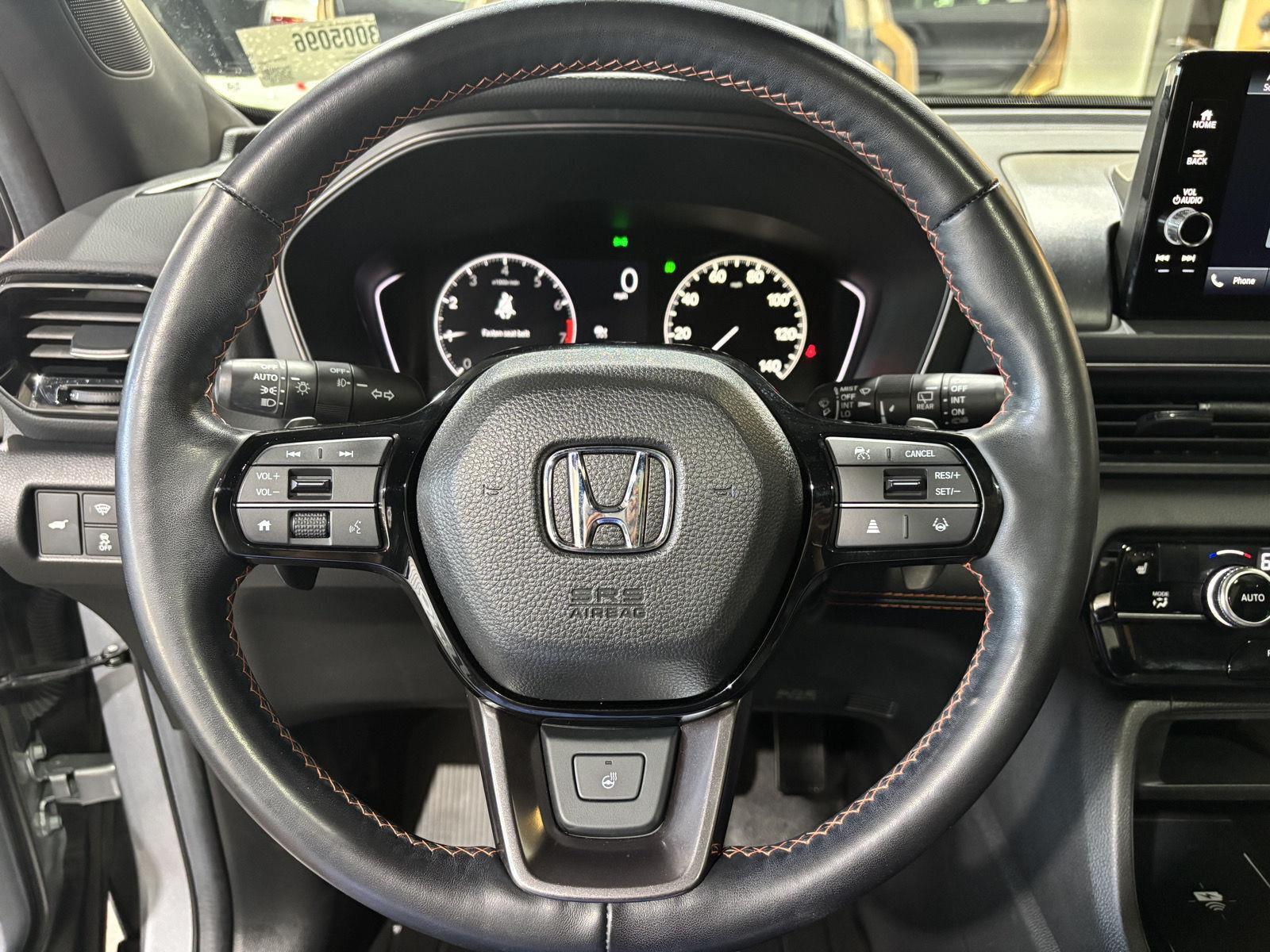Vehicle photo 13