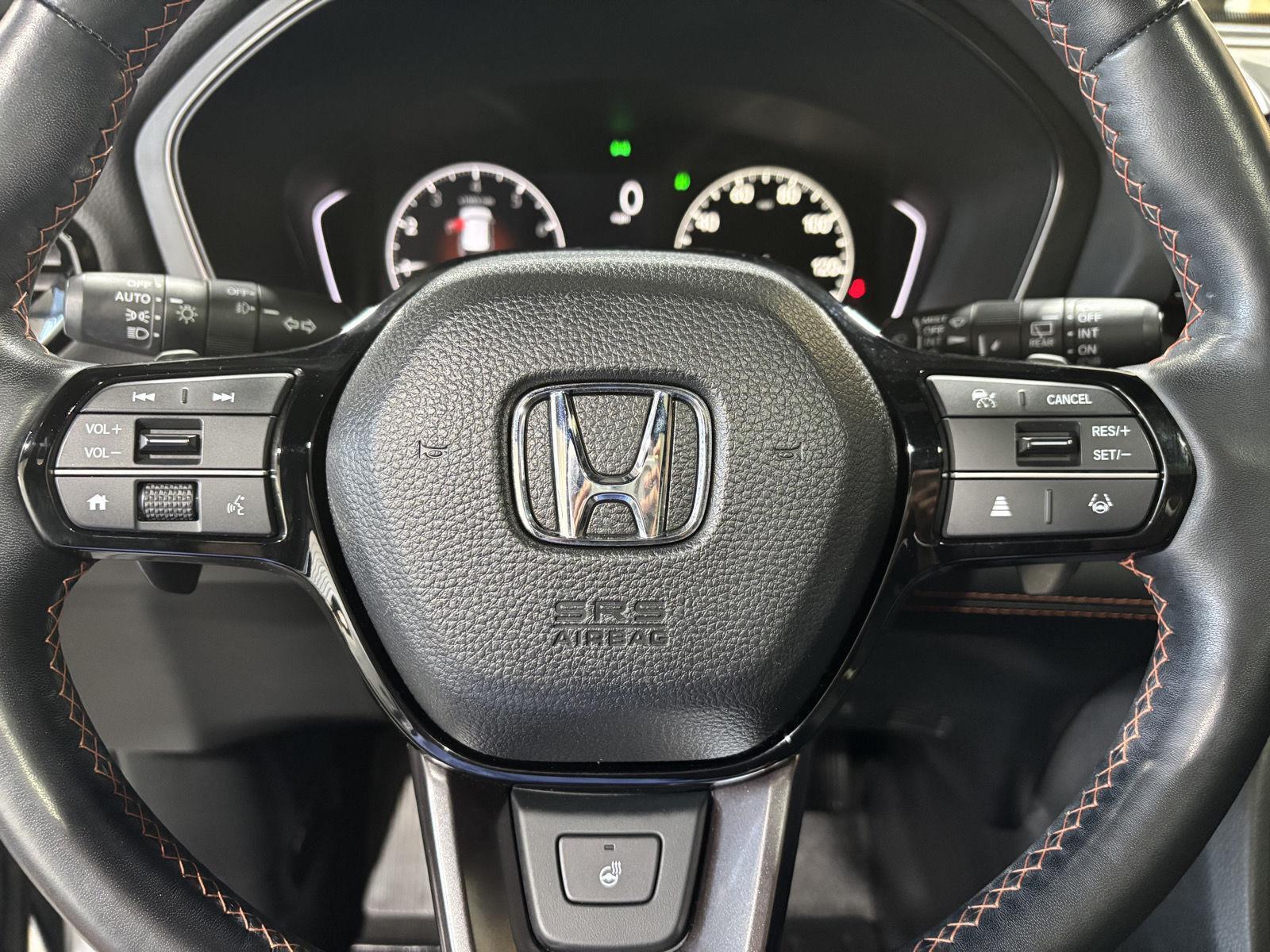 Vehicle photo 14