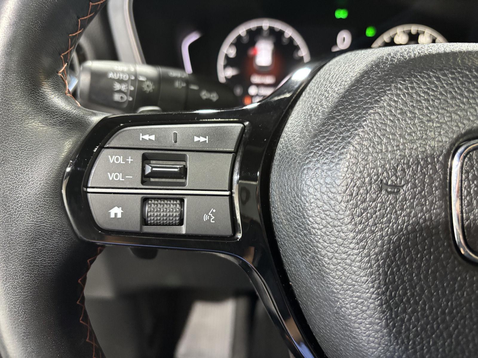 Vehicle photo 15