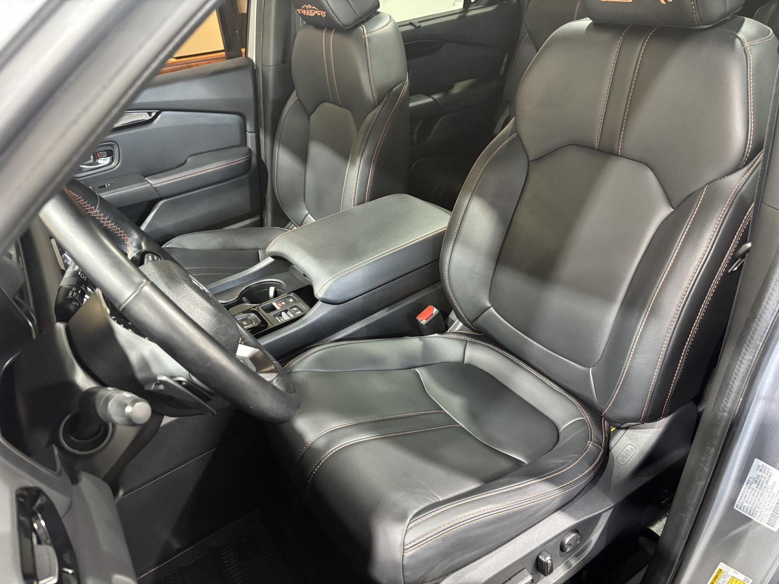 Vehicle photo 20