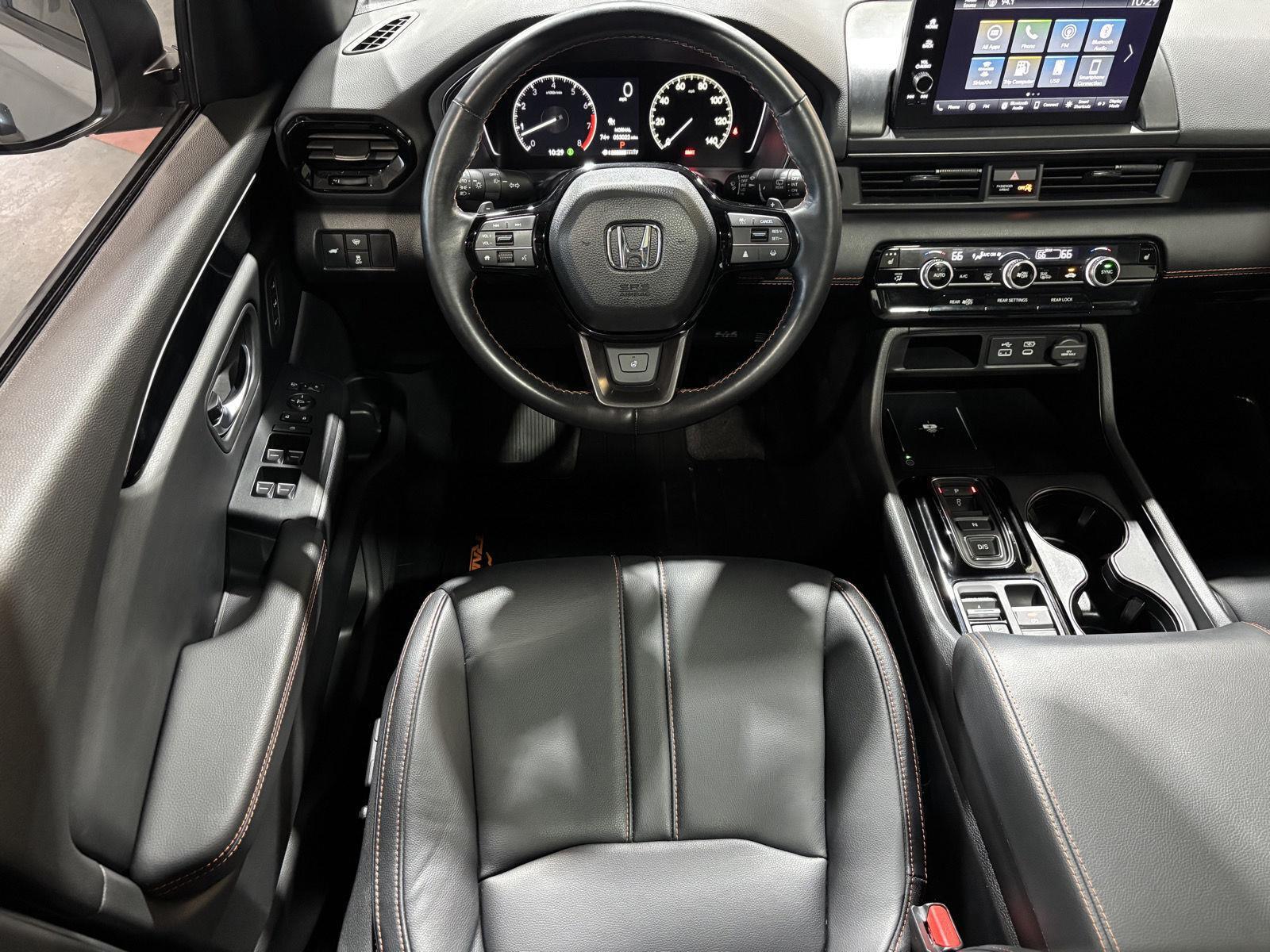 Vehicle photo 23