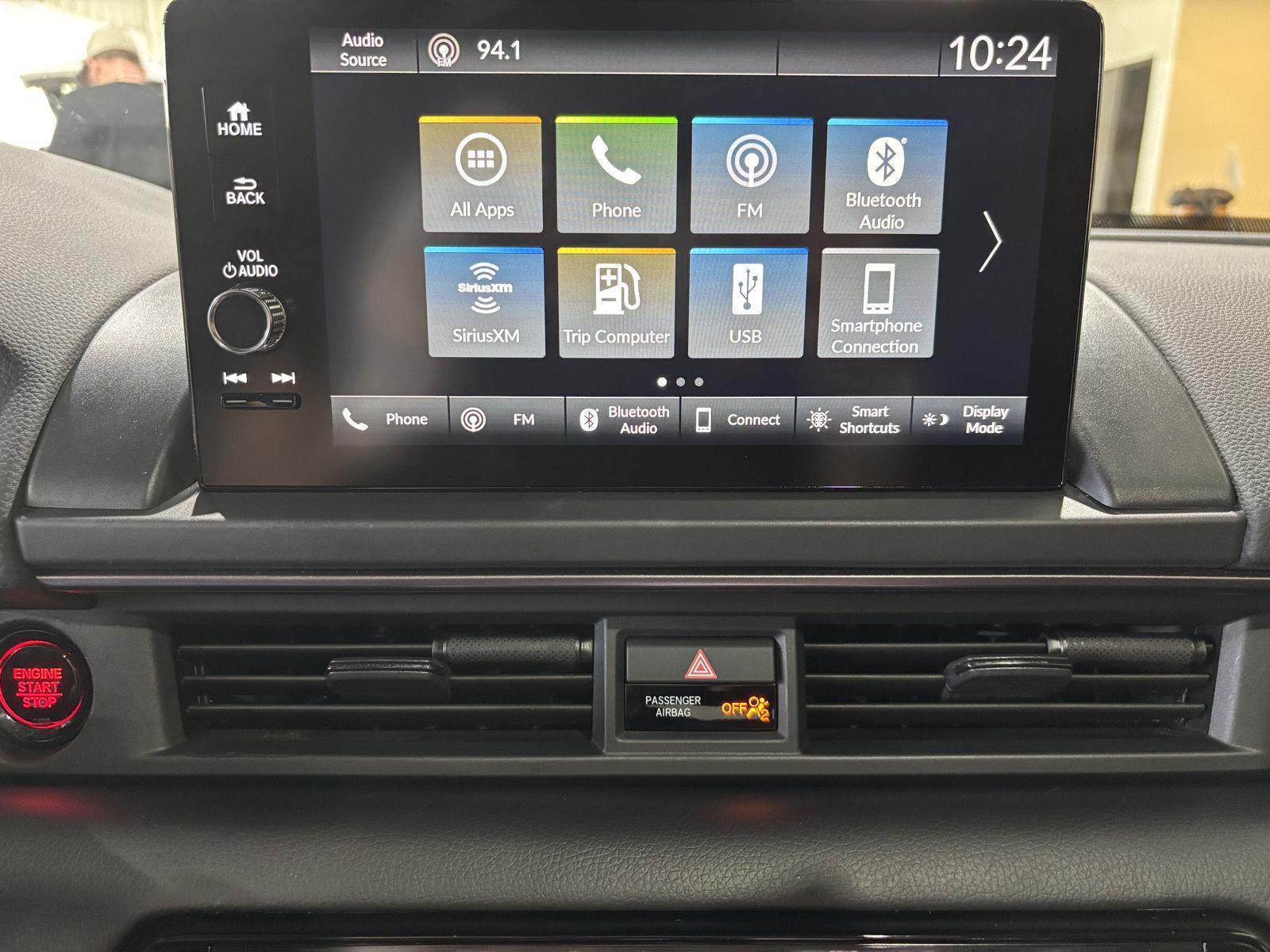Vehicle photo 24