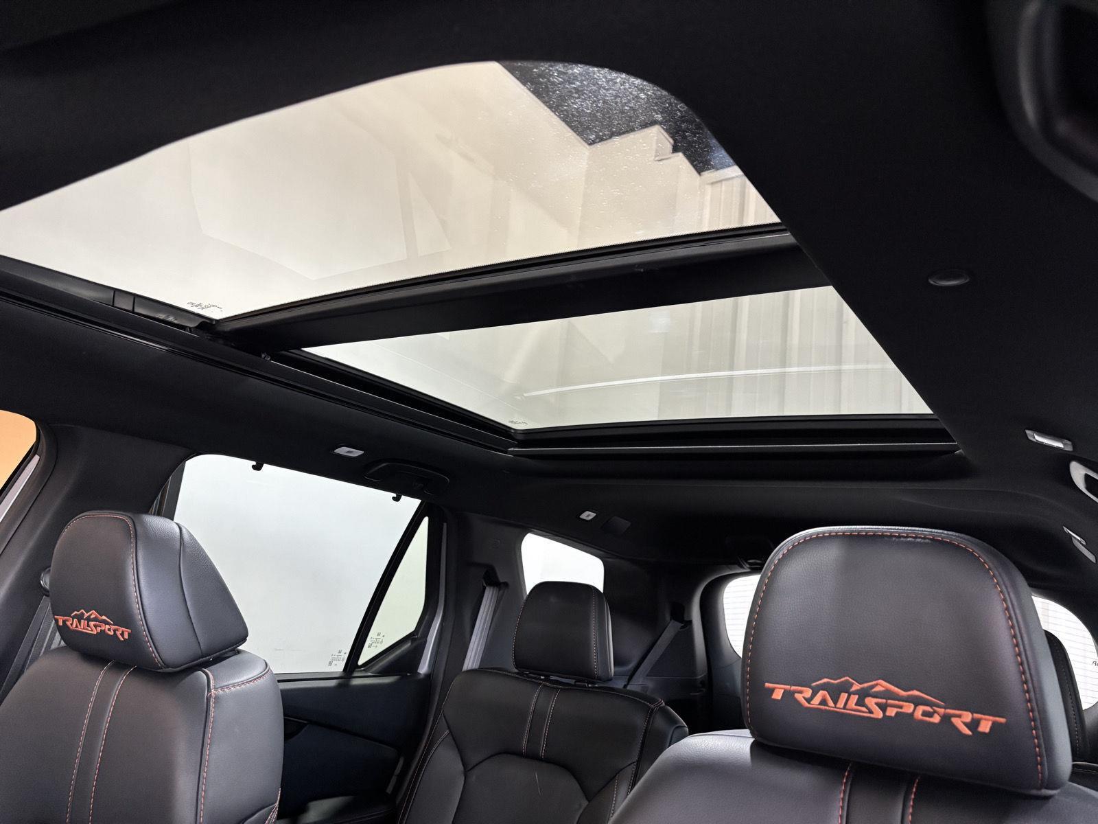 Vehicle photo 35