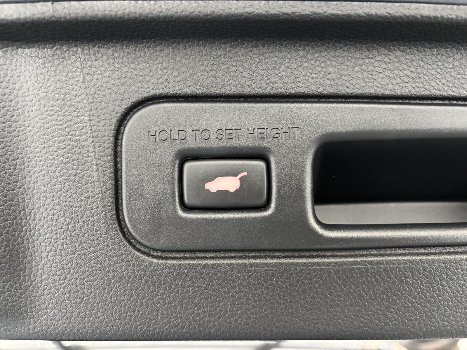 Vehicle photo 40