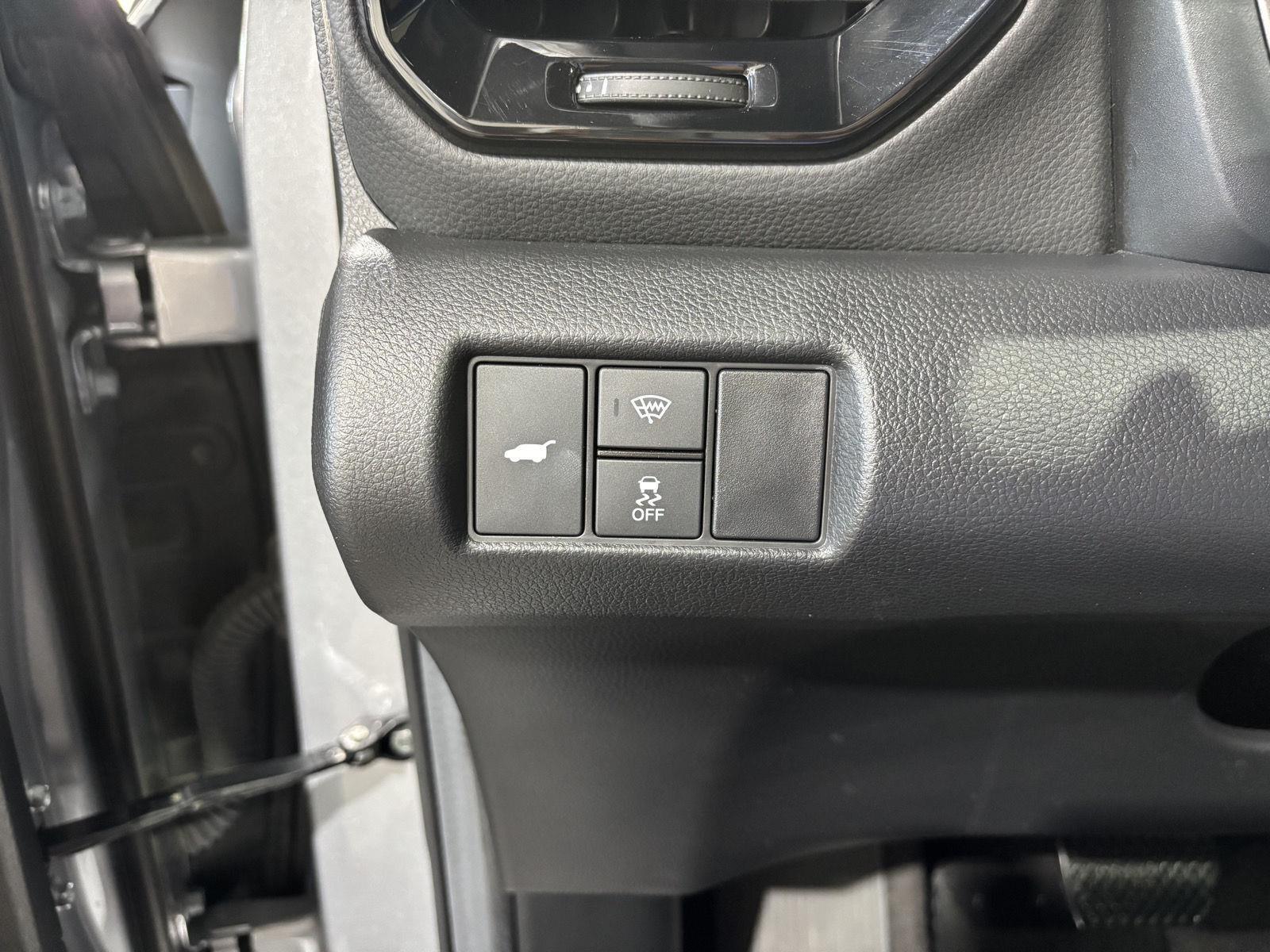 Vehicle photo 44