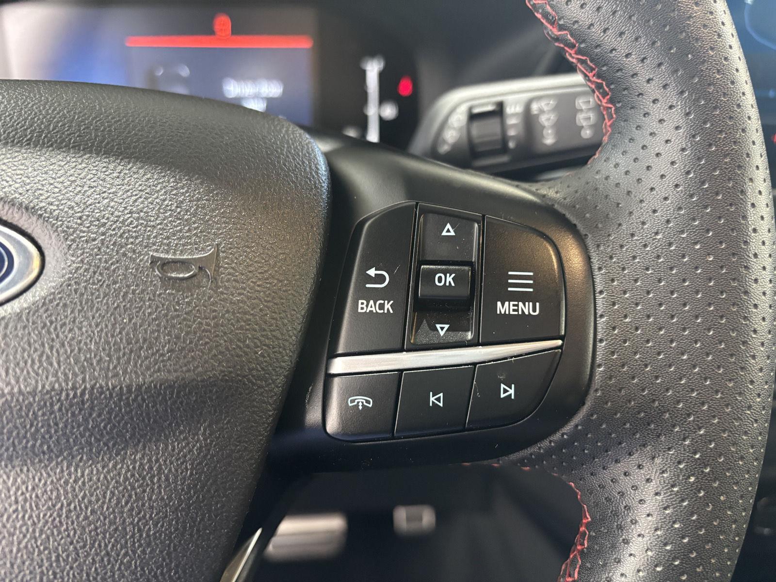 Vehicle photo 16