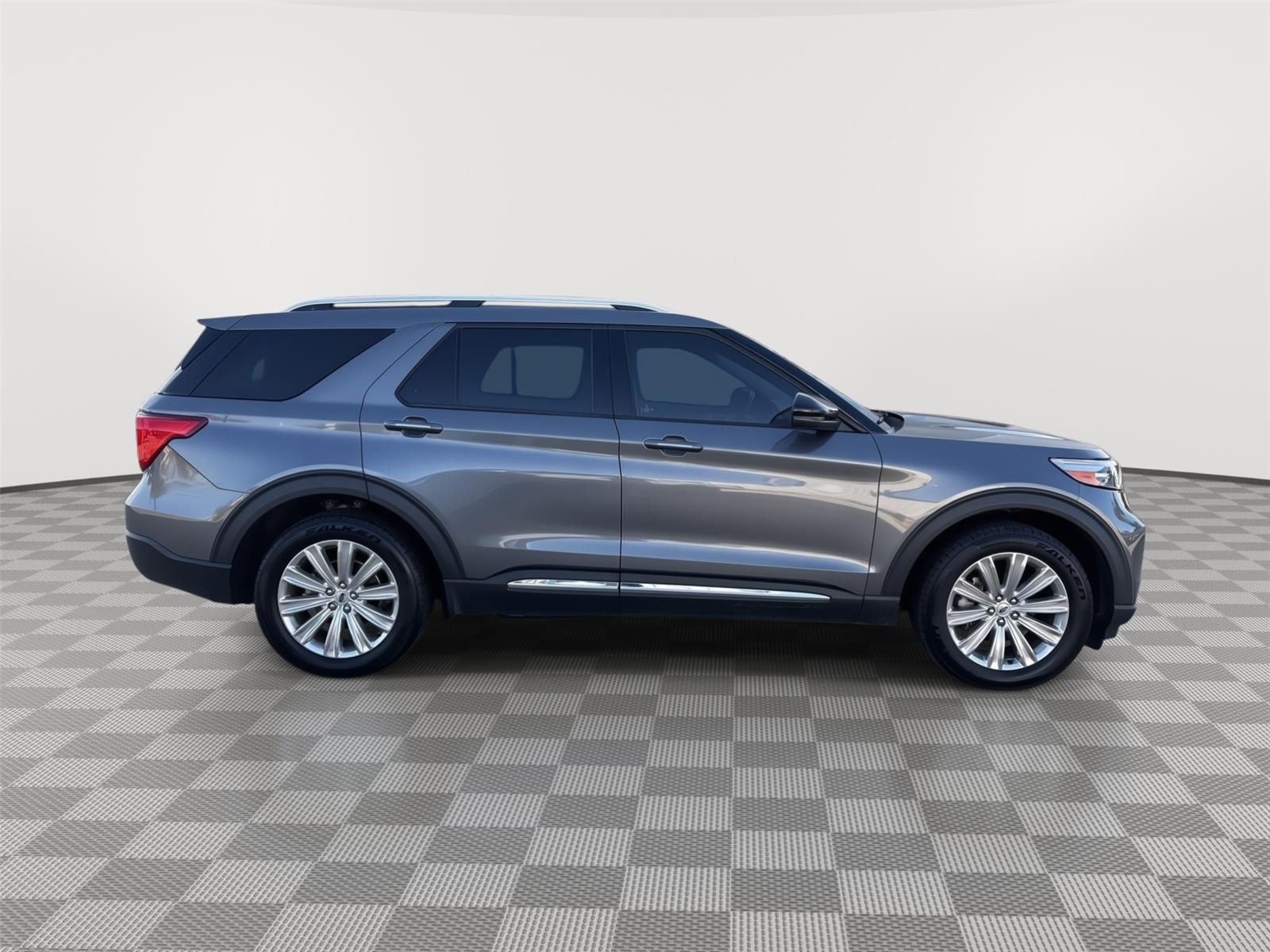 Vehicle photo 7