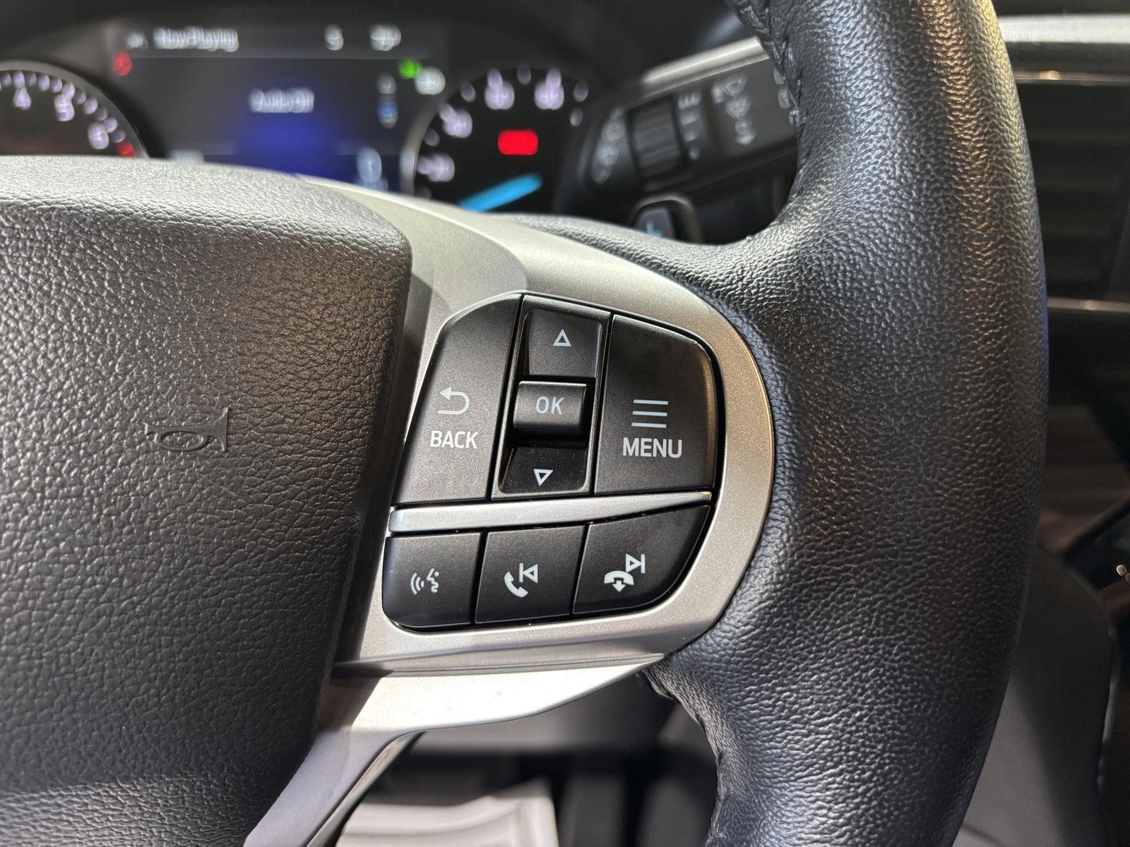 Vehicle photo 16
