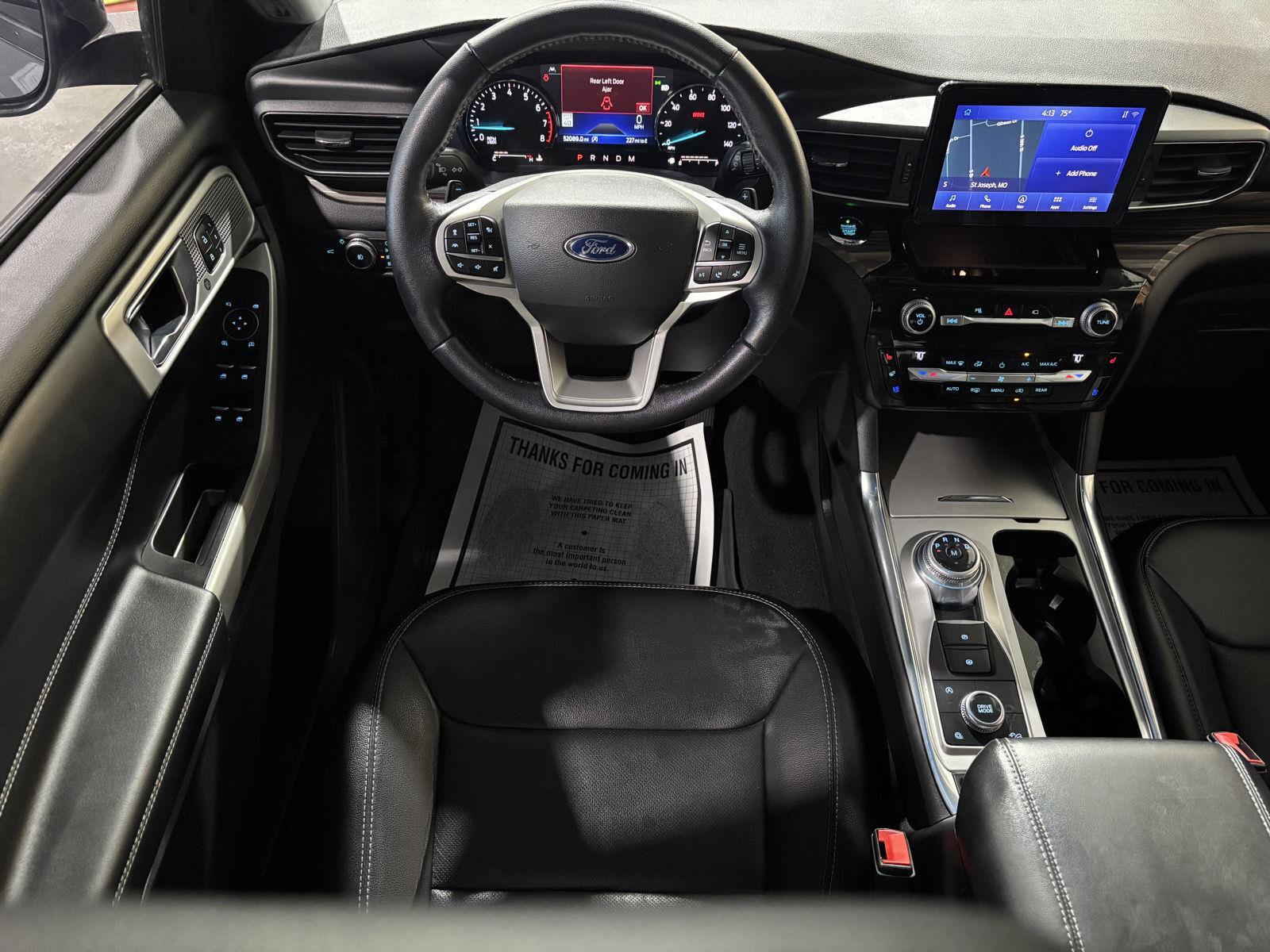Vehicle photo 24