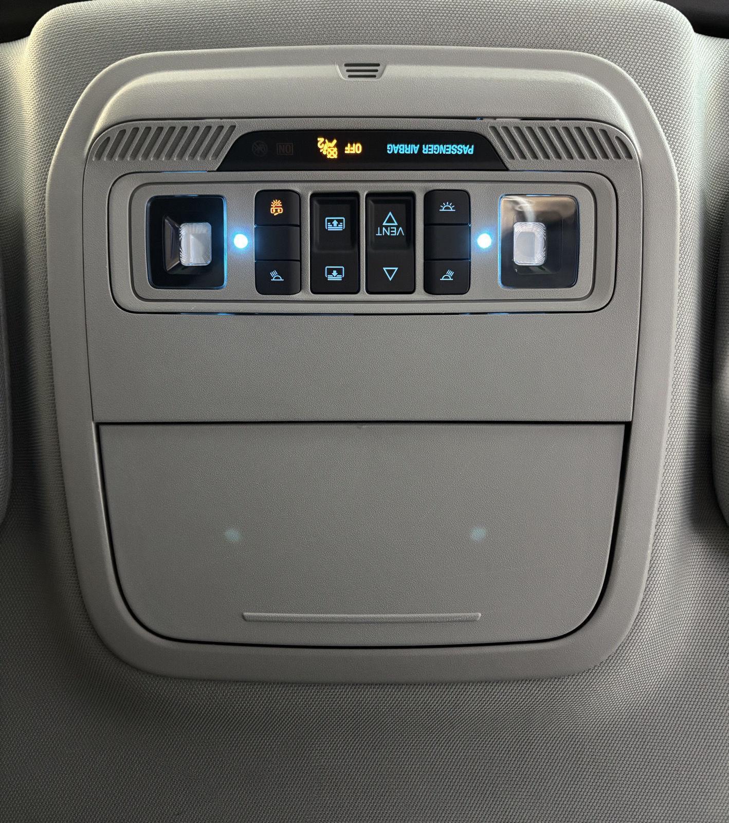 Vehicle photo 37