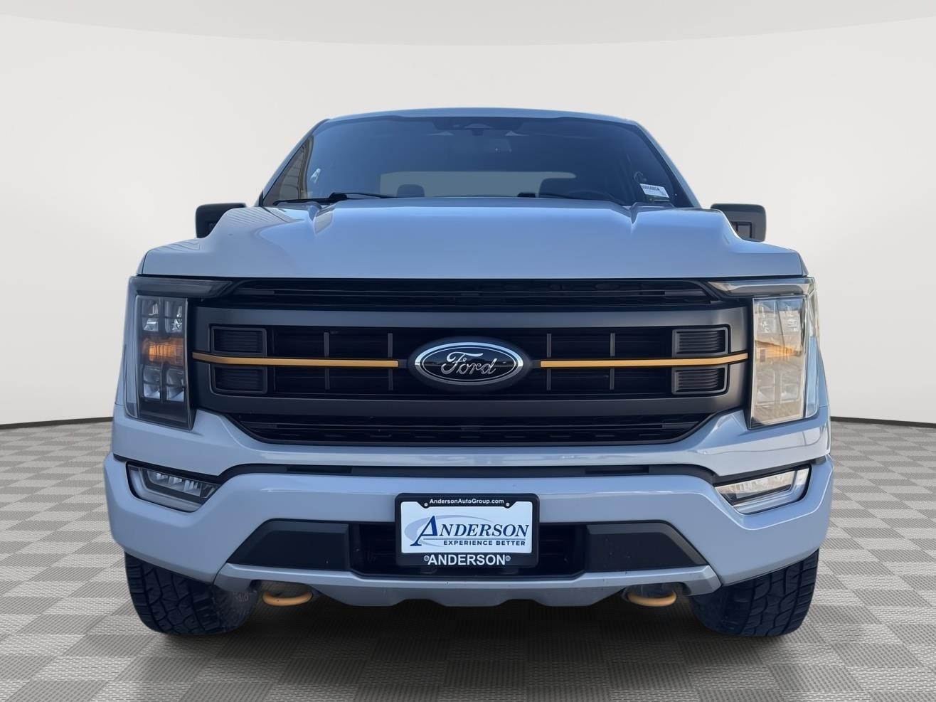 Vehicle photo 5
