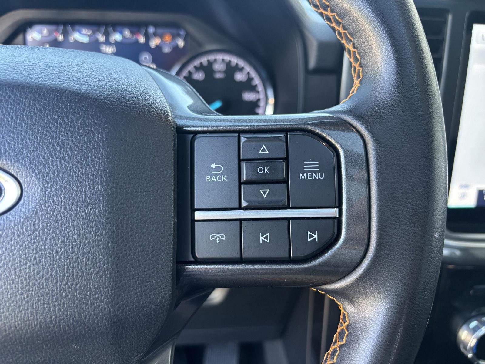 Vehicle photo 16
