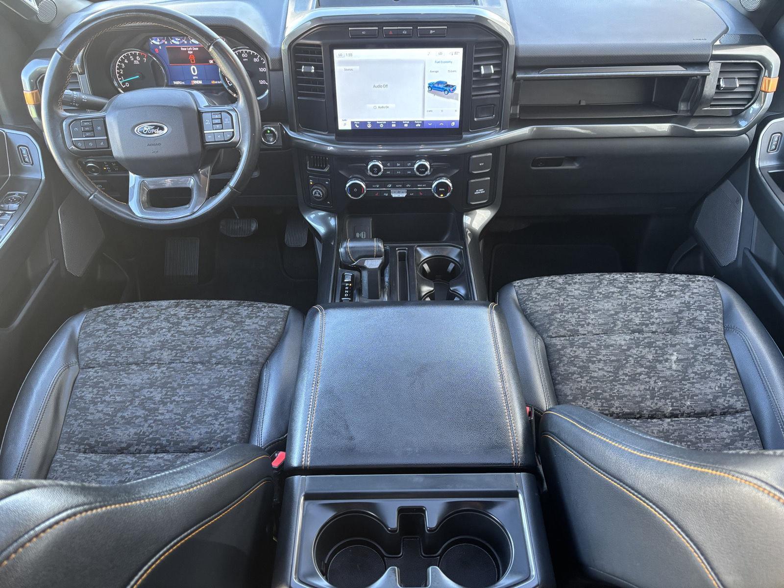 Vehicle photo 23