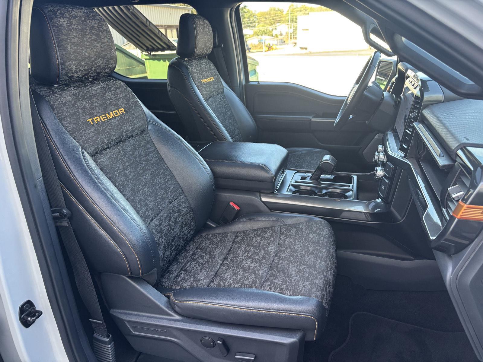Vehicle photo 31