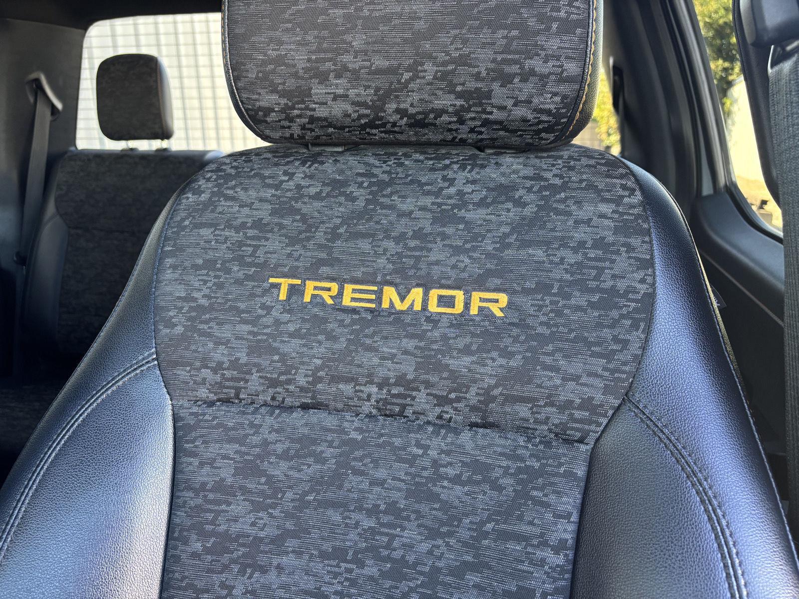 Vehicle photo 43
