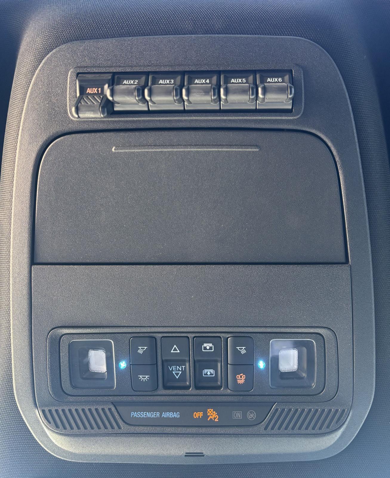 Vehicle photo 41