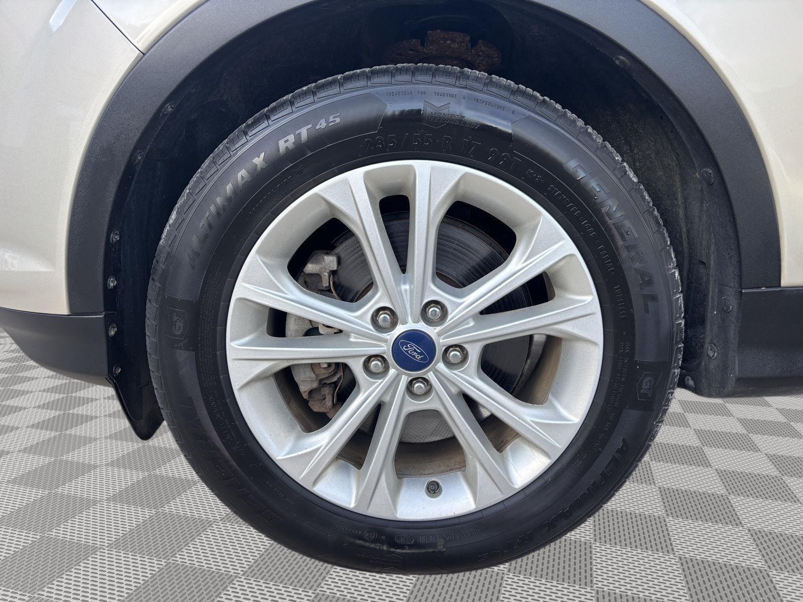 Vehicle photo 11