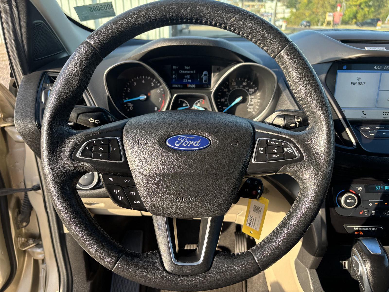 Vehicle photo 13