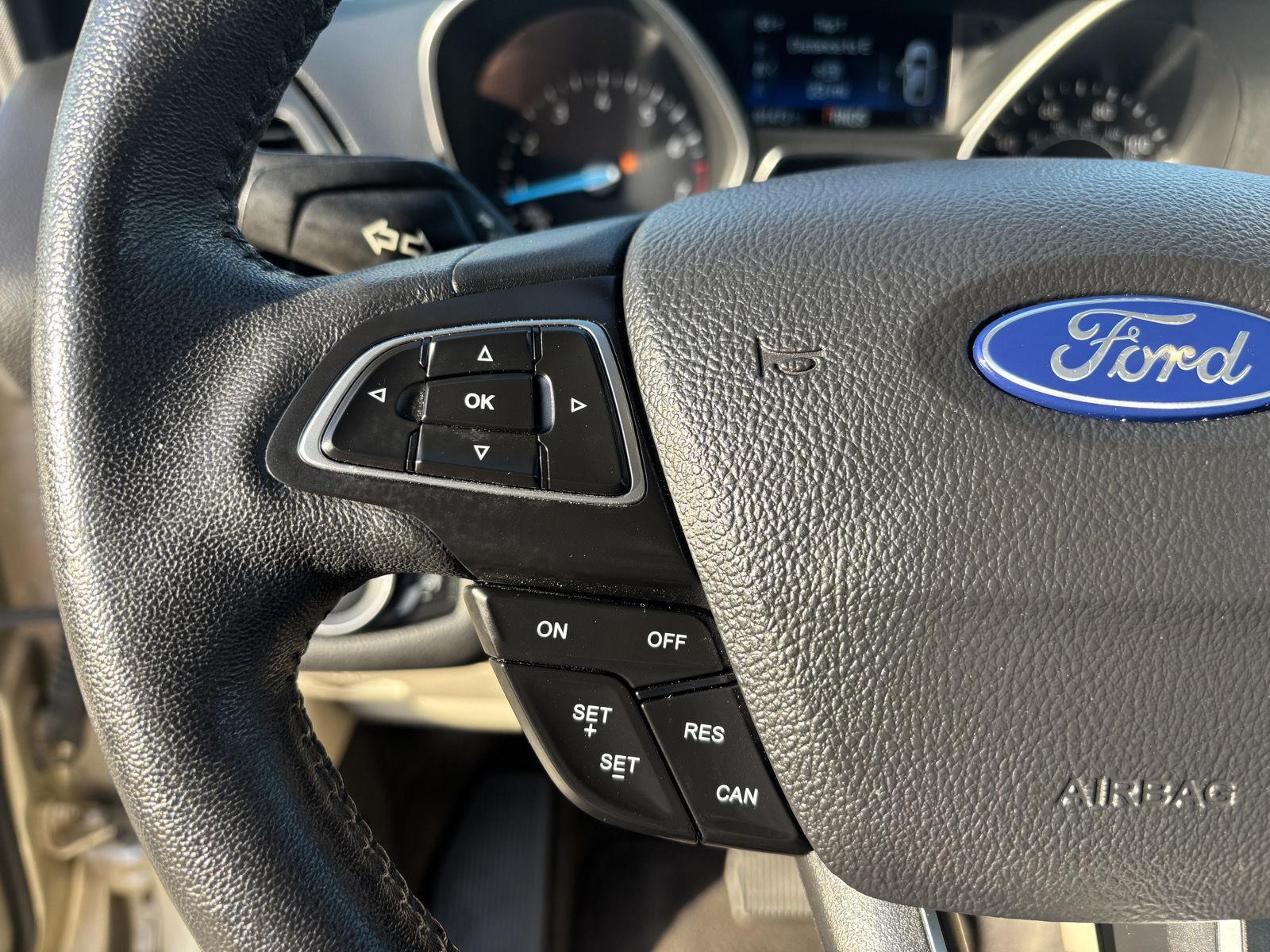 Vehicle photo 14