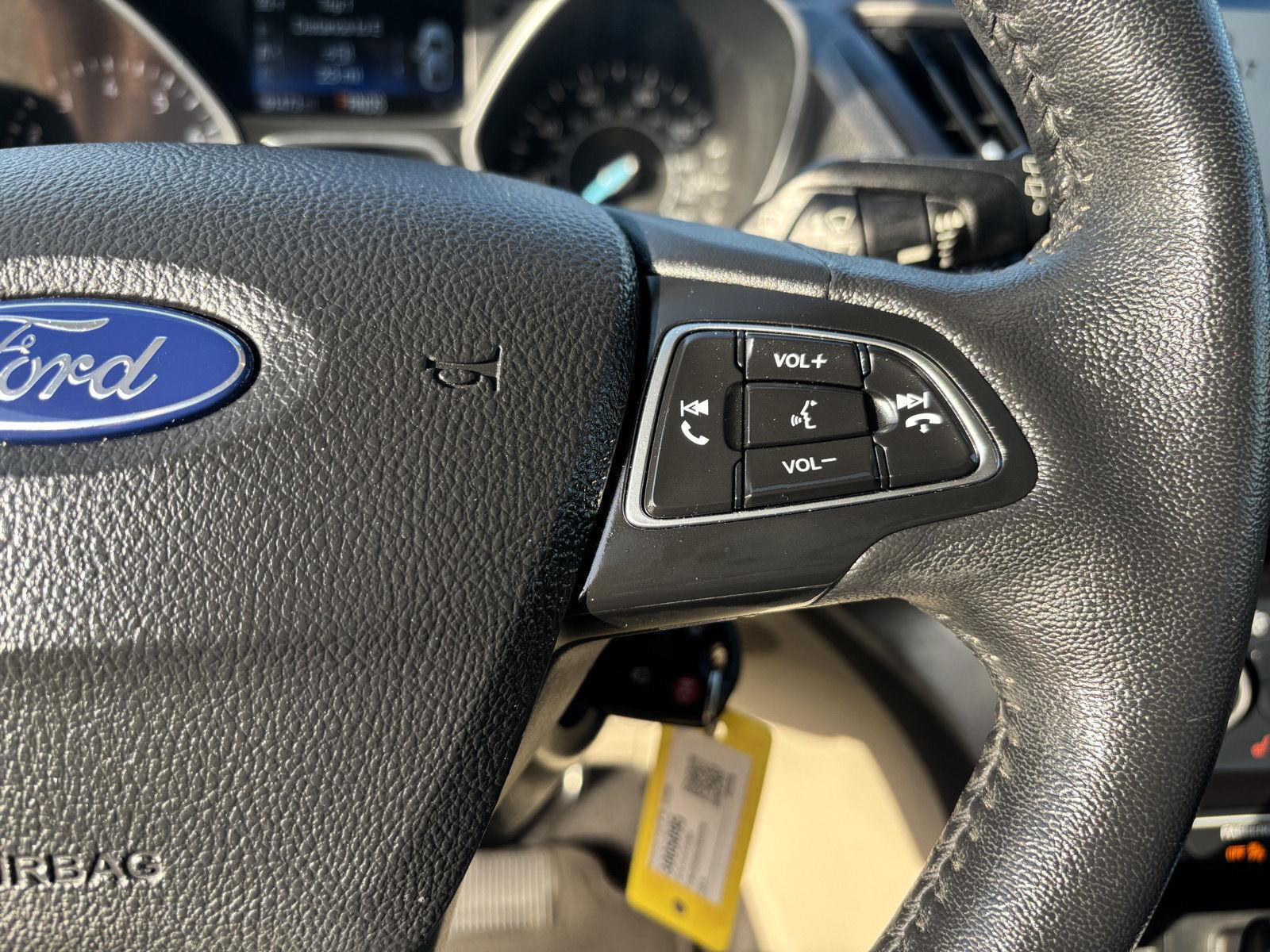 Vehicle photo 15