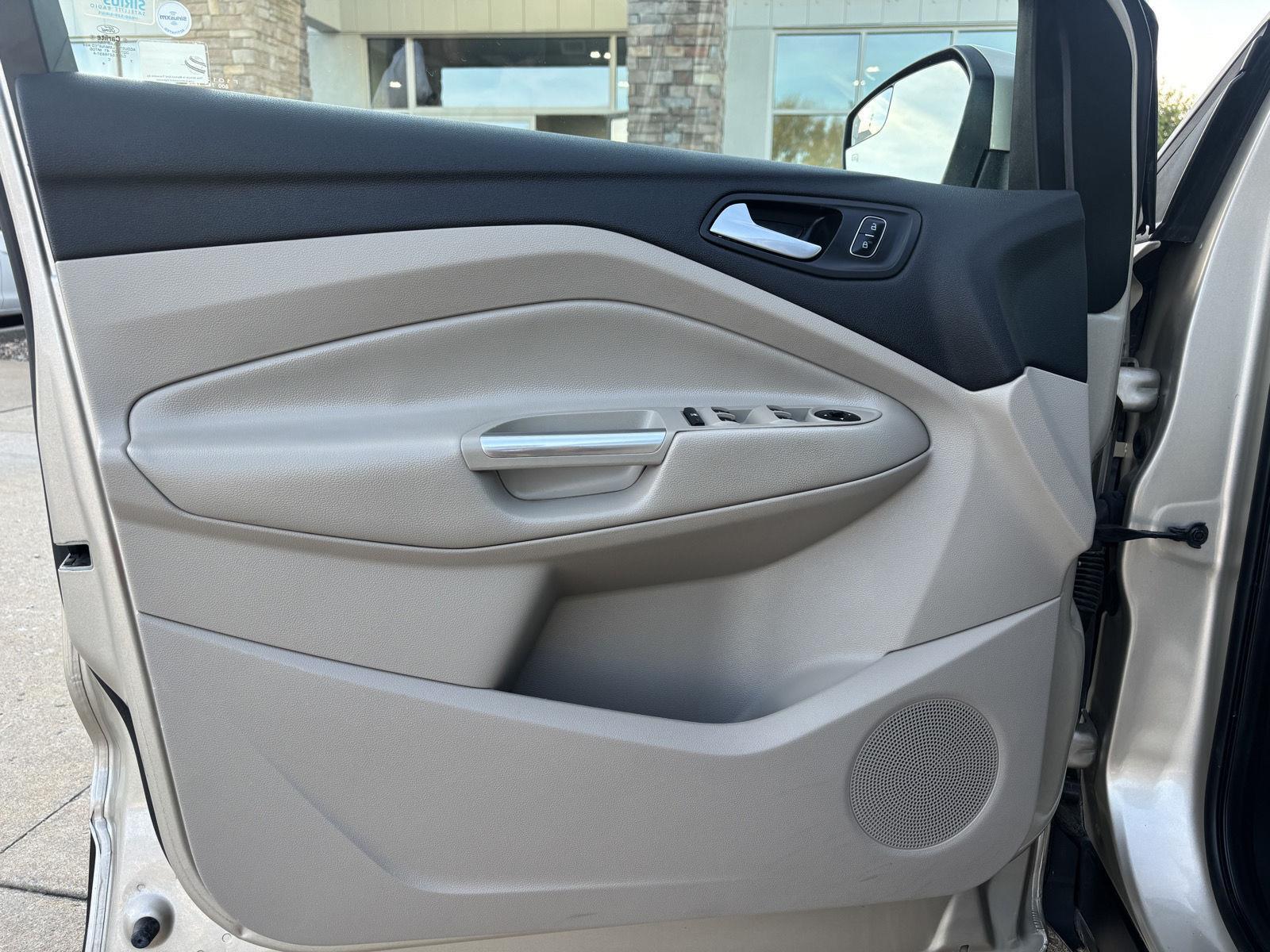 Vehicle photo 18