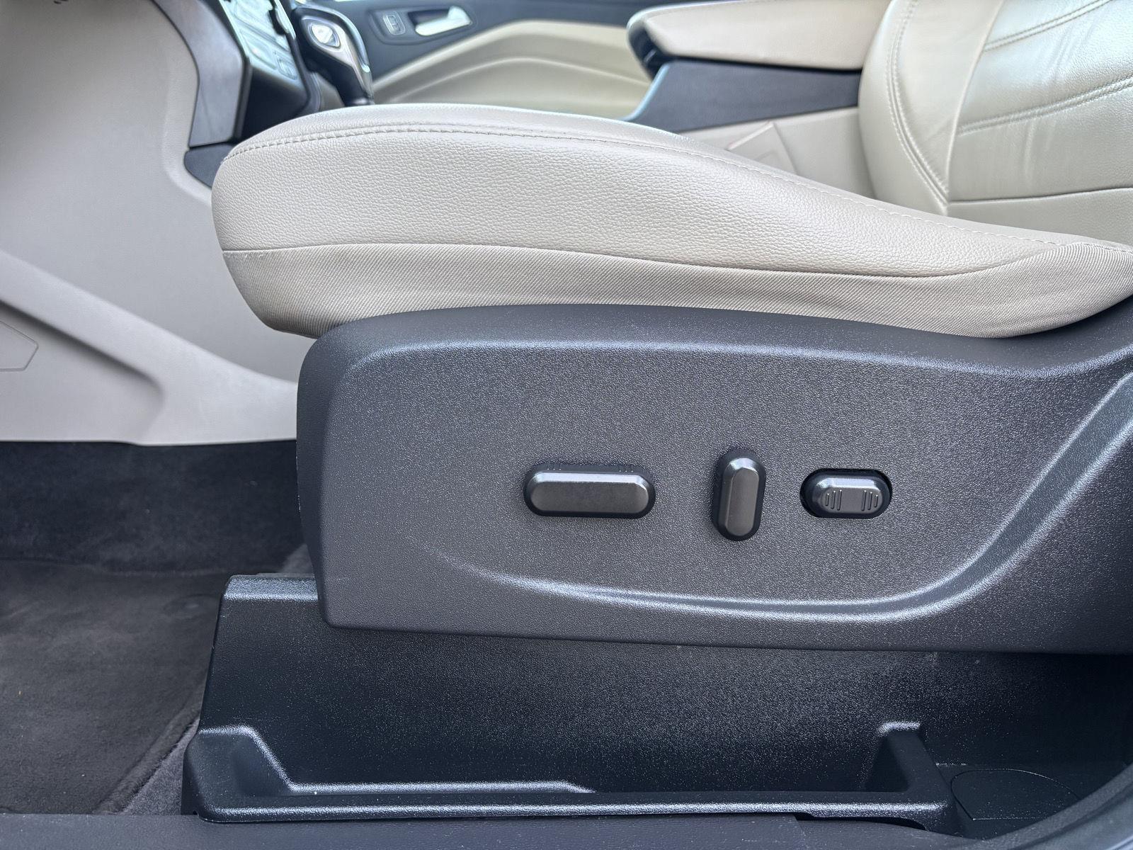 Vehicle photo 20